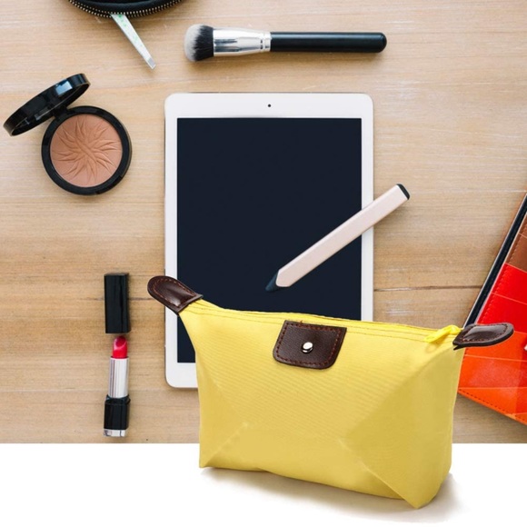 Makeup organizer bag for all your stuff - Picture 3 of 7